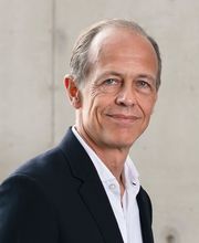Dr. Stefan Gröblinghoff