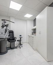 Opticien ÉCULLY Optical Center image 5
