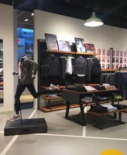 Nike Store Diagonal imagen 5