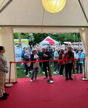 Das Swiss All Security Sicherheitsteam führt auf Baustellen tägliche Rundgänge durch und protokolliert den Baufortschritt, um mögliche Gefahren rechtzeitig zu identifizieren. Durch regelmäßige Überprüfung von Zäunen, Absperrungen und Sicherheitsmaßnahmen stellen sie einen sicheren Arbeitsbereich für das Baupersonal sicher.