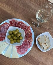 La Bodega Wein & Delikatessen
