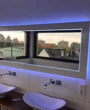 Spiegel mit integriertem LED Licht schafft in Ihrem Bad die richtige Atmosphäre