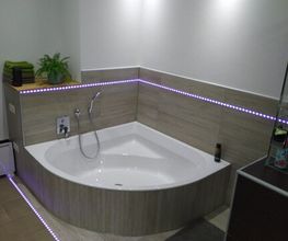Bad mit LED Beleuchtung