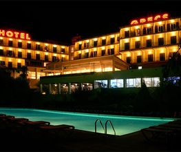 hotel-grecs-fachada-01.jpg