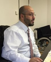 Dr. Ahmad Zahra Bild 1