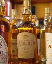 Verkaufsladen und Onlineshop für internationale Spirituosen wie Whisky, Rum, Grappa und weitere Destillationen.