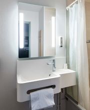 B&B HOTEL Laval Changé image 7