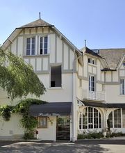 Le Pavillon Bleu image 16