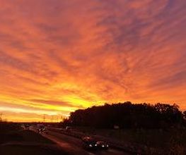 Ein Foto von einem wunderschönen Sonnenaufgang.