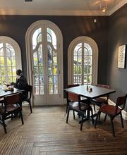 Yellow Brix Restaurant image 4