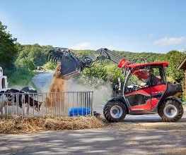 Weidemann Teleskoplader T4512e im Einsatz auf einem landwirtschaftlichen Betrieb