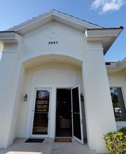 Salt Therapy Grotto & Spa image 10