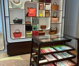 Longchamp image 6