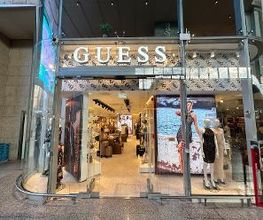 GUESS immagine 1
