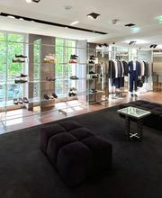 Gucci - Paris Flagship Royale image 5