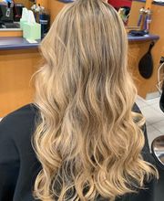 Fantastic Sams Cut & Color image 19