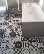 Badezimmerboden in Retro-Muster Optik