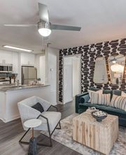 Huntington Glen image 16