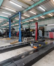 Crash Champions Collision Repair Long Beach South image 8