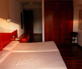hotel-sindika-otxoa-sala-habitaciones-04.jpg