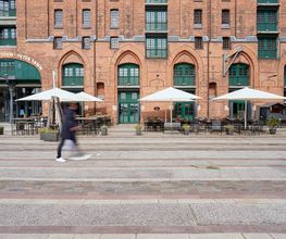 Eingang zum Cafe-Restaurant Alte Liebe