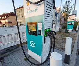 Shell Recharge Charging Station Bild 1