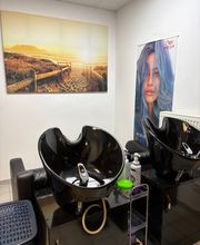 Haarwäsche - Cut by B & Team | Friseur Münster