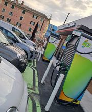 IPLANET Ricarica in sicurezza in modalità ultra fast per tutti i veicoli elettrici.