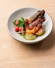 Gambero rosso grillée, salade de pamplemousse, aïoli aux feuilles de curry