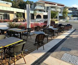 La Riviera image 16