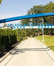 Get a car wash at the Splash In located at 8228 Woodyard Rd, Clinton, MD. Don’t forget to grab some food inside at our café!