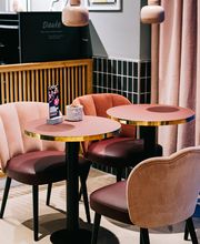 Junge Die Bäckerei. Bild 7