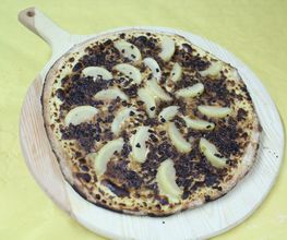 Louis Pizzas image 3