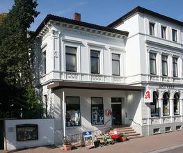 Aussenansicht der Schreibersche Apotheke