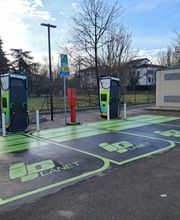 IPLANET Ricarica in sicurezza in modalità ultra fast per tutti i veicoli elettrici.