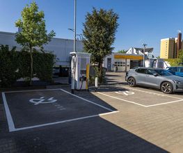 Shell Recharge Charging Station Bild 1
