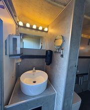 Toilettenwagen / WC Anhänger mieten