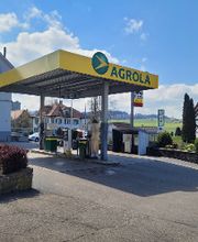 AGROLA Tankstelle in Ueberstorf . überdacht - neben Landi - zwei Tanksäulen