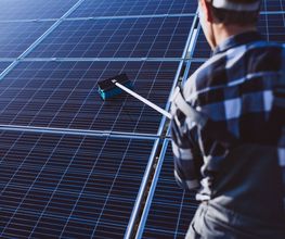 Professionelle Photovoltaikreinigung und Solarreinigung in Dresden - Kardos Gebäudereinigung