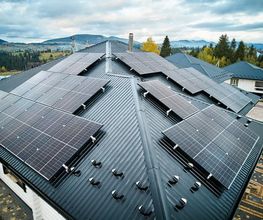 Gemeinsam entwickeln wir das für Sie passende Energiekonzept, das auf Ihre Bedürfnisse zugeschnitten ist. Unsere innovativen Lösungen geben Ihnen die Möglichkeit, unabhängiger von den Schwankungen der Strompreise zu werden.
