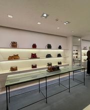 LOEWE Piazza Di Spagna immagine 6