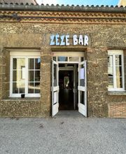 Zézé Bar image 1