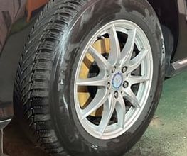 Barbelo Autopflege in Bad Bentheim sorgt mit professioneller Felgenaufbereitung für strahlenden Glanz und Werterhalt an jedem Fahrzeug.