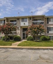 Chesapeake Village Apartments image 17