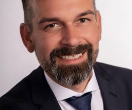 portraitSq