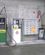 AGROLA Tankstelle in Oberbalm - eine Tanksäule und Zahlterminal