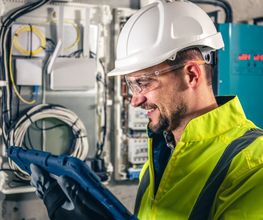 electricidad-tarragona-mantenimiento-reparacion-1024x683.jpg