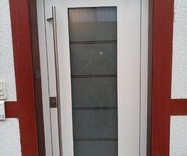 Aluminiumhaustür8_Außenansicht.jpg