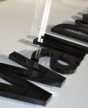 Buchstaben aus Acryl zur Wandmontage Furore-Werbung