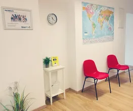 Helle und freundlich gestaltete Unterrichtsräume schaffen bei der Lernhilfe in Mainz optimale Bedingungen für konzentriertes Lernen. In angenehmer Atmosphäre können Schülerinnen und Schüler Fragen stellen, Lernstoff vertiefen und selbstbewusst neue Herausforderungen meistern.